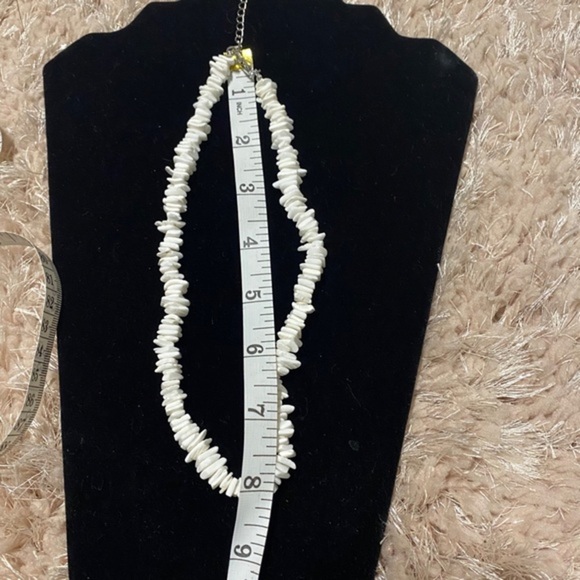 Puka Clam Clip Seashell Necklace Choker White 16in - Picture 6 of 7